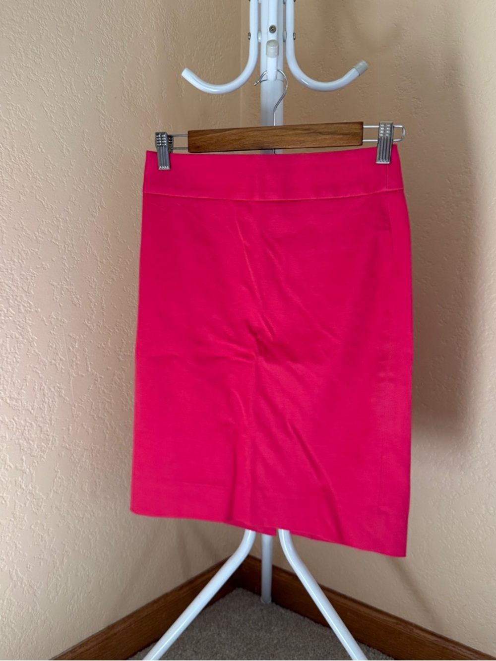Banana Republic Bright Pink Pencil Skirt Size 0